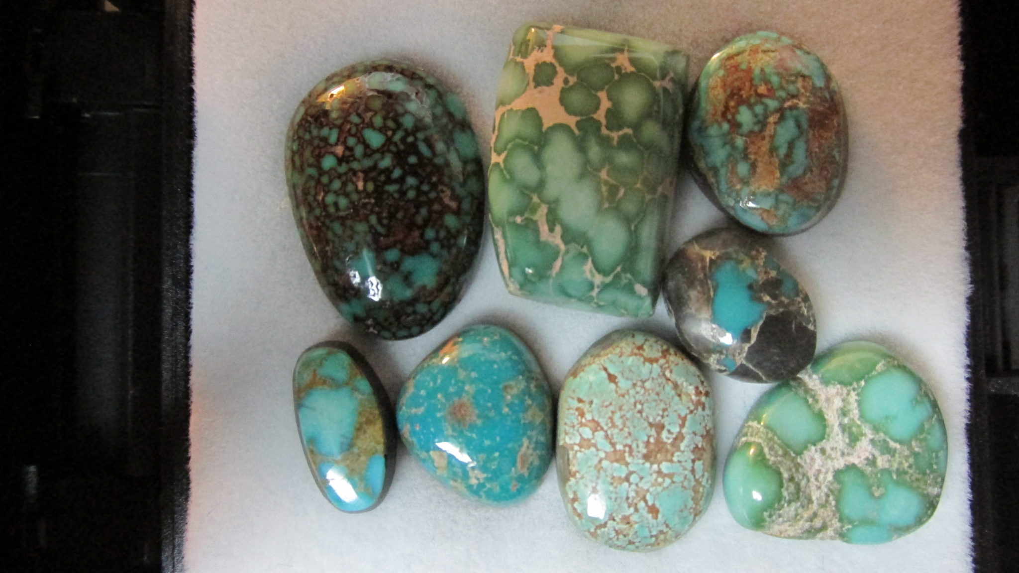 Mixed batch of high grade turquoise